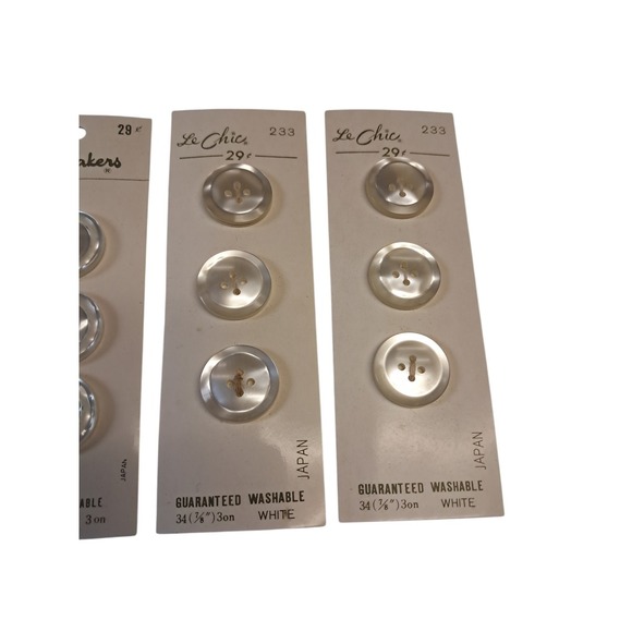 Lot Of Vtg White Buttons New On Cards - Picture 3 of 4